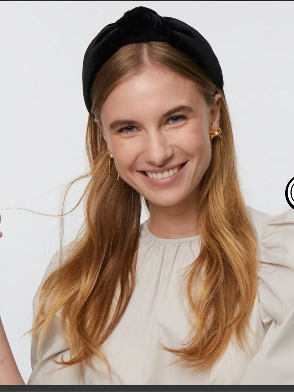 Lele Sadoughi Jet Velvet Knotted Headband.